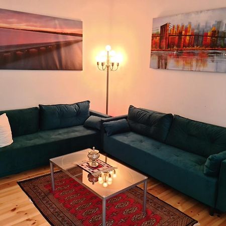Nana-Eg-80M2 Sanierter Altbau-Parkplatz-Kleiner Garten-Wlan-Netflix-2Zimmer-Kueche-Dusche-Wanne-Waschmaschine Oberhausen  Exterior photo