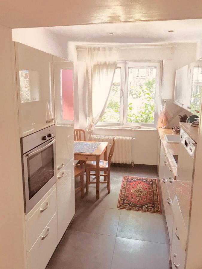 Nana-Eg-80M2 Sanierter Altbau-Parkplatz-Kleiner Garten-Wlan-Netflix-2Zimmer-Kueche-Dusche-Wanne-Waschmaschine Oberhausen  Exterior photo